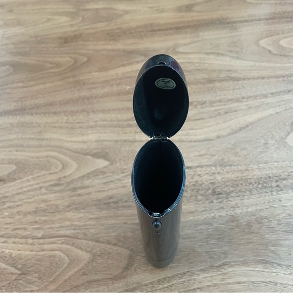 New hard shell Corinne McCormack case - Picture 6 of 9